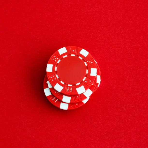 Lightning Baccarat mobile live dealer interface showing multipliers and betting options